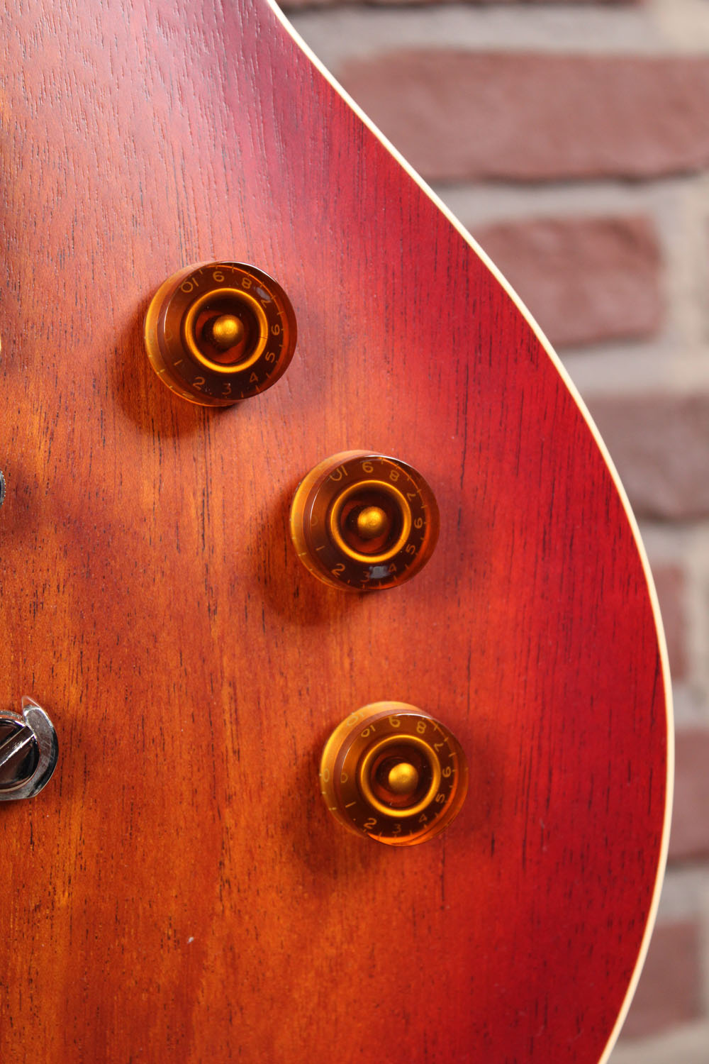 USA Eclipse Open  Grain Amber Cherry Sunburst